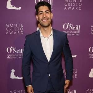 Meet your Posher, Perry